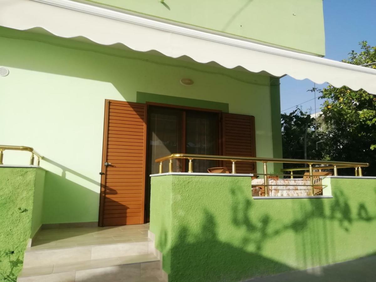 Jonny Guesthouse Ksamil Exterior photo